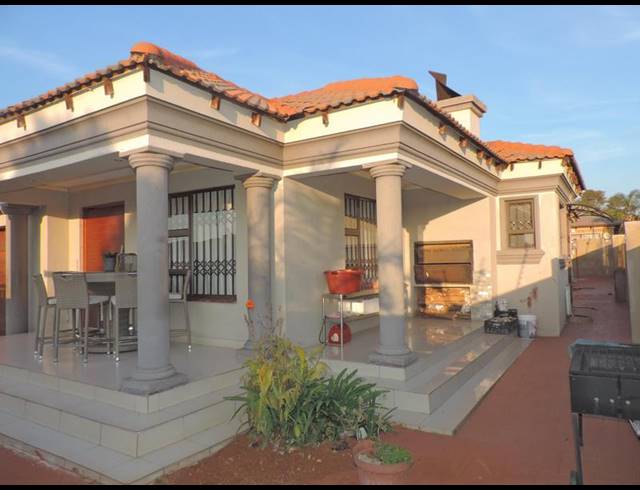 4 BEDROOM HOUSE FOR SALE IN BIRCH ACRES
